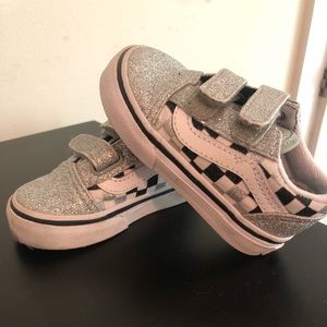 Toddler Vans size 5.